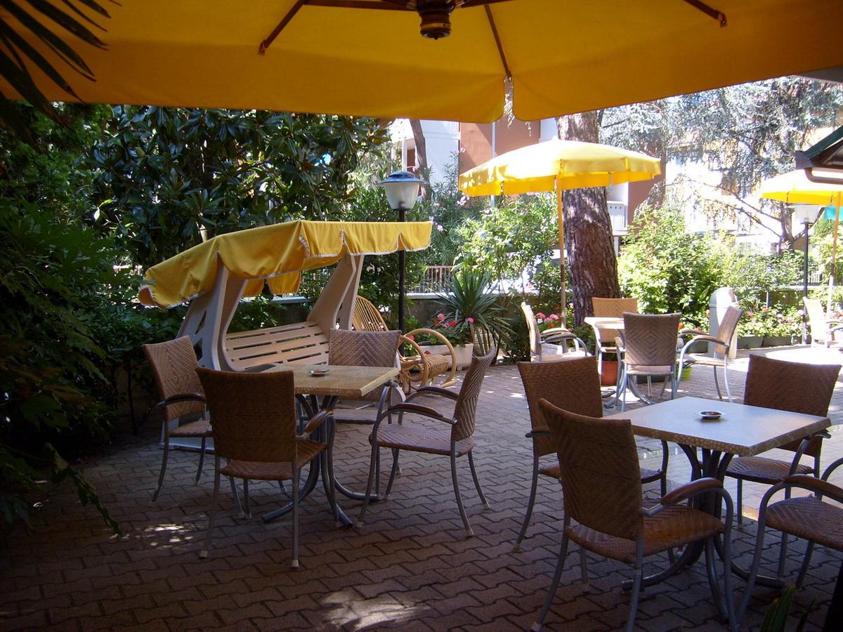 Hotel Giunchi Червия Экстерьер фото
